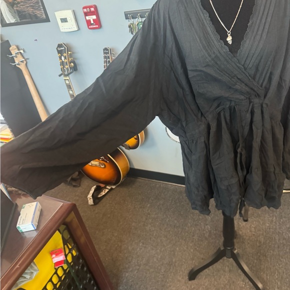 Torrid 4X Linen Black Top - Picture 3 of 6